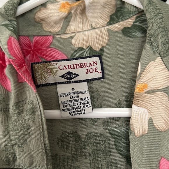 Caribbean Joe S Button Up top - Picture 3 of 3